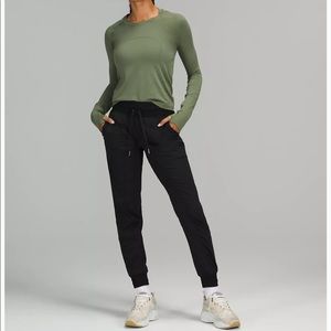Lululemon Dance Studio Jogger in Black